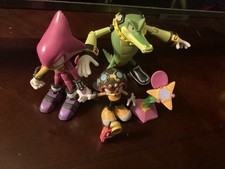 Jazwares chaotix charmy for sale Jazwares chaotix charmy for sale  Taylor