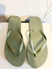 Primark green flip for sale Primark green flip for sale  ROWLEY REGIS