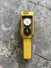 Pulsantiera pensile per usato  Gela