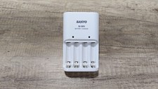 Caricabatterie sanyo eneloop usato  Santa Venerina