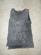 Simpatica maglietta shirt usato  Italia