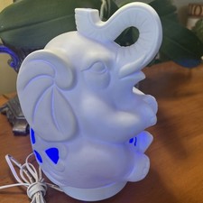 Difusor de ar elétrico iluminado de cerâmica 8”H elefante com cores diferentes comprar usado Difusor de ar elétrico iluminado de cerâmica 8”H elefante com cores diferentes comprar usado  Enviando para Brazil