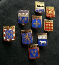 Anciens écussons broche d'occasion  Montignac