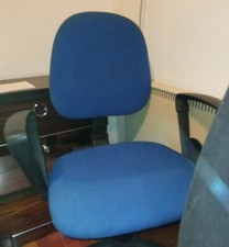 Sedia rotelle girevole usato  Ragalna