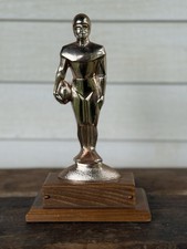 Vintage Art Deco Troféu de Futebol Topper de Metal em Base de Madeira 9” de Altura comprar usado  Enviando para Brazil