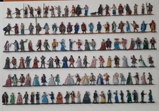 Figurines plates figurines d'occasion  Wimille