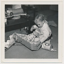 Usado, LITTLE GIRL abre BONECA DE BRINQUEDO MATTEL SONOLENTA no Natal vintage década de 1960 foto SNAPSHOT comprar usado  Enviando para Brazil