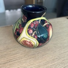 Moorcroft pottery queens for sale  Shipping to Ireland