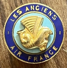 Ancien insigne émaillé d'occasion  Pont-l'Abbé-d'Arnoult