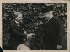 1922 Press Photo John D. Rockefeller Jr IN Gloucester Mass. fishing city comprar usado 1922 Press Photo John D. Rockefeller Jr IN Gloucester Mass. fishing city comprar usado  Enviando para Brazil