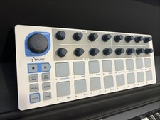 Arturia beatstep white d'occasion  Expédié en Belgium