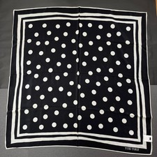 Foulard soie yuki d'occasion Foulard soie yuki d'occasion  Expédié en France