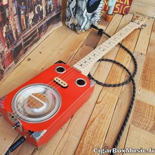 Guitare cigar box d'occasion  Saint-Girons