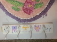 Disney Princesa Niño Dormitorio Decoración Perchero Ganchos Alfombra Ovalada Paquete LEER DESCRIPCIÓN segunda mano  Embacar hacia Mexico