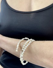 Duas pulseiras de arame de pérola designer comprar usado  Enviando para Brazil