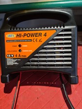 Caricabatteria auto 12v usato  Ascoli Satriano