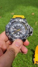 Invicta Reserve Akula pulseira amarela 52mm comprar usado  Enviando para Brazil