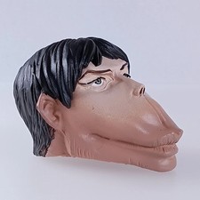 Carrinho Titan - Coleção de máscaras Attack on Titan do Japão comprar usado  Enviando para Brazil