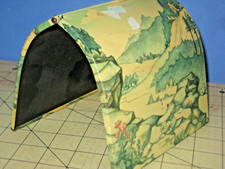 Litografado.  Túnel de chapa metálica articulado. Provavelmente alemão. 5-5/8"" de comprimento C-6 comprar usado  Enviando para Brazil