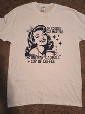 Tamanho importa~~Camisa Gildan LG~Retro Graphic personalizada~~Amantes de café comprar usado Tamanho importa~~Camisa Gildan LG~Retro Graphic personalizada~~Amantes de café comprar usado  Enviando para Brazil