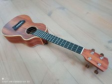 ukulele de concerto comprar usado  Enviando para Brazil