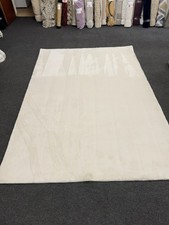 Soft white rug for sale Soft white rug for sale  BEDFORD