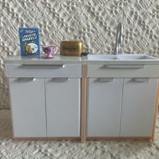 Casa de bonecas arco-íris alta ou pia de cozinha Barbie balcão de mármore armários torradeira++ comprar usado  Enviando para Brazil