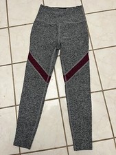 Leggings de tiro alto BEYOND YOGA gris teñido espacial con tira de bloques de color magenta talla M segunda mano  Embacar hacia Mexico