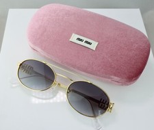 Usado, Óculos de sol oval logotipo Miu Miu MU54ZS 53mm dourado com lente cinza comprar usado  Enviando para Brazil