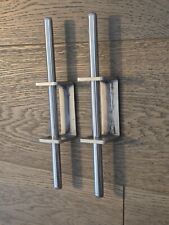 Two pedal rods d'occasion  Expédié en Belgium