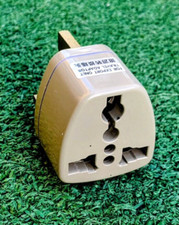 Adaptor converts usa for sale  Las Vegas