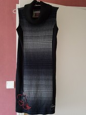 Elégante robe desigual d'occasion Elégante robe desigual d'occasion  Niort