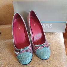 Bnib oasis aqua for sale  STRATFORD-UPON-AVON