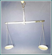 Vintage medical scales d'occasion  Expédié en Belgium