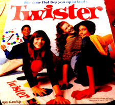 Milton Bradley ~ Hasbro Twister ¡Un juego de piso para todas las edades!! segunda mano  Embacar hacia Mexico