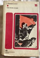 THE YOUNG GUARD BOOK ONE BY ALEXANDER FADEYEV, GOOD+ 1982 3RD PRINTING HC/DJ comprar usado THE YOUNG GUARD BOOK ONE BY ALEXANDER FADEYEV, GOOD+ 1982 3RD PRINTING HC/DJ comprar usado  Enviando para Brazil
