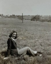 Pretty woman sitting for sale  Foley
