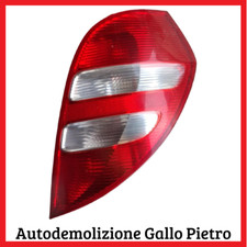Fanale posteriore destro usato  Taranto