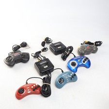 Mini consolas Sega mega drive y otros mandos con cable con juegos incorporados segunda mano  Embacar hacia Mexico