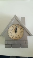 Orologio forma casa usato  Parma