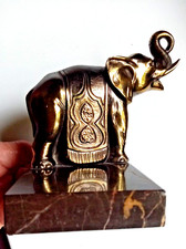 Belle figurine eléphant d'occasion  Saint-Sébastien-de-Morsent