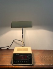 Lampada orologio targetti usato Lampada orologio targetti usato  Settingiano