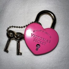 Usado, Victoria's Secret Vintage RARO Fechadura de Coração Rosa e 2 Chaves Barbiecore HTF Y2K EXCELENTE ESTADO USADO comprar usado  Enviando para Brazil