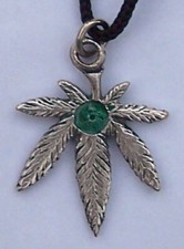 Collana ciondolo metallo usato  Novara