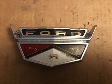 1960 Ford Galaxie capô emblema e inserção fabricante de equipamento original  comprar usado 1960 Ford Galaxie capô emblema e inserção fabricante de equipamento original  comprar usado  Enviando para Brazil