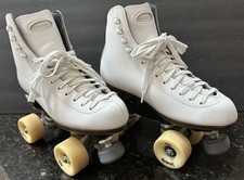 Patins femininos Riedell couro branco clássico quadriciclo tamanho 6 rodas Varsity EUA, usado comprar usado Patins femininos Riedell couro branco clássico quadriciclo tamanho 6 rodas Varsity EUA, usado comprar usado  Enviando para Brazil