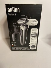 Braun electric razor d'occasion  Expédié en Belgium