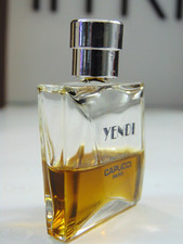 Yendi parfum capucci d'occasion  Expédié en Belgium