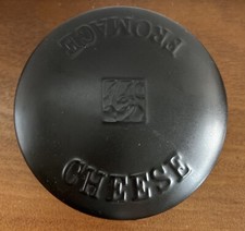 Prato de padeiro redondo Gourmet du Village Brie Cheese Fromage com tampa - preto acetinado comprar usado Prato de padeiro redondo Gourmet du Village Brie Cheese Fromage com tampa - preto acetinado comprar usado  Enviando para Brazil