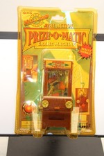 Usado, Mini máquina guindaste Basic Fun Prize O Matic Pocket Arcade ação real no pacote comprar usado  Enviando para Brazil